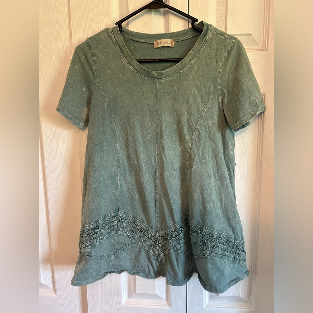 Altar’d state teal wash tee